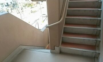 エレベーターなし物件の引越しにかかる追加費用と対策