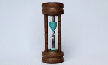 引越しにかかる時間の目安は？作業量・距離・人数で徹底比較